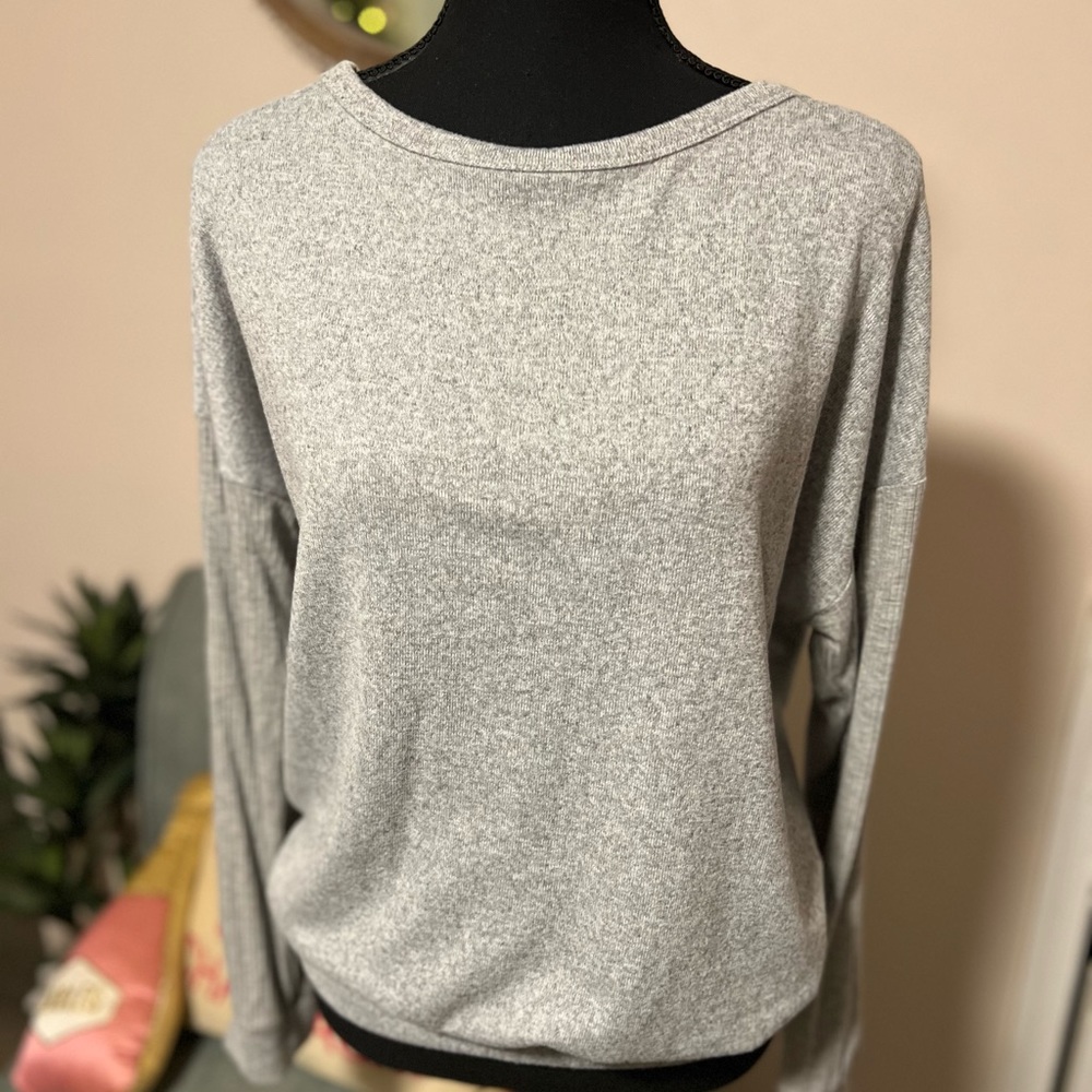 Open Back Sweater 🩶